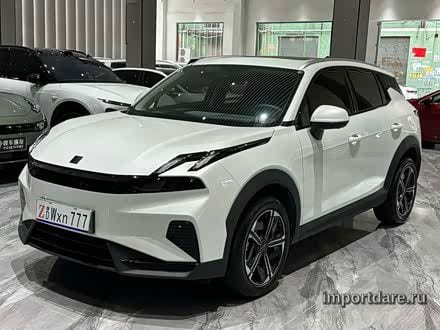 Lynk & Co 06 Em-P сбоку