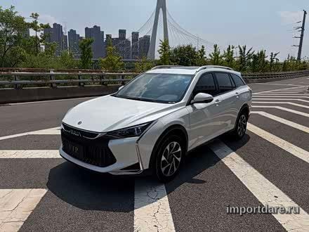 Dongfeng Yixuan Gs сзади