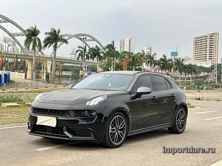 Lynk & Co 02 спереди
