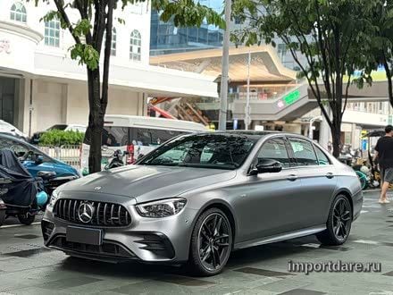 Mercedes-Benz E-Classamg сбоку