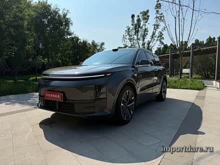 Li Auto L6 сбоку