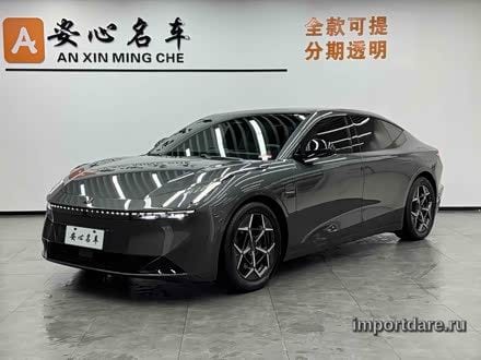 Lynk & Co Z10 сзади
