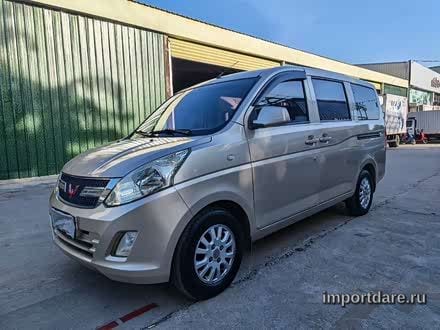 Wuling Rongguang V сбоку