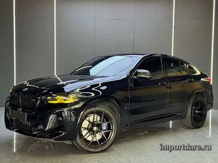 BMW X4 M спереди