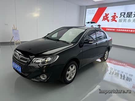Toyota Corolla Ex спереди