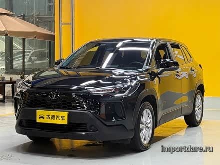Toyota Corolla Cross спереди