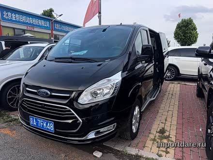 FORD Tourneo спереди