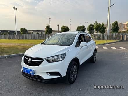 Buick Encore спереди