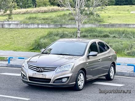 Hyundai Elantra Yuedong сбоку