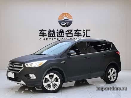 Ford Kuga спереди