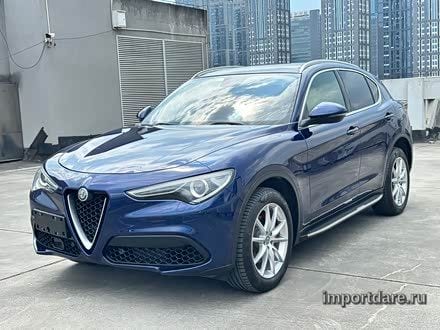 Alfa Romeo Stelvio сзади