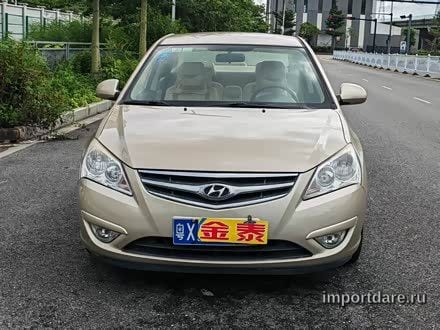 Hyundai Elantra Yuedong сзади