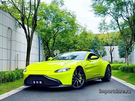 Aston Martin V8 Vantage 2018