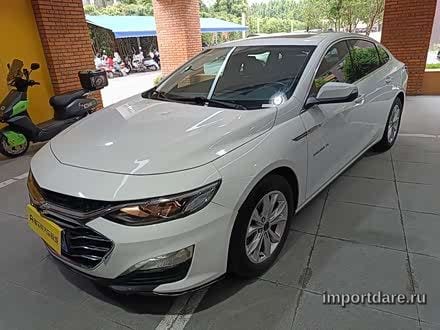 Chevrolet Malibu сбоку