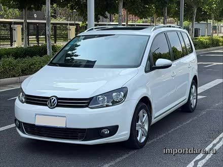Volkswagen Touran сзади