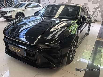 Lynk & Co 03 сбоку