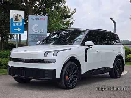 Lynk & Co 900 спереди