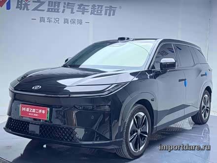Toyota Bz3x сбоку