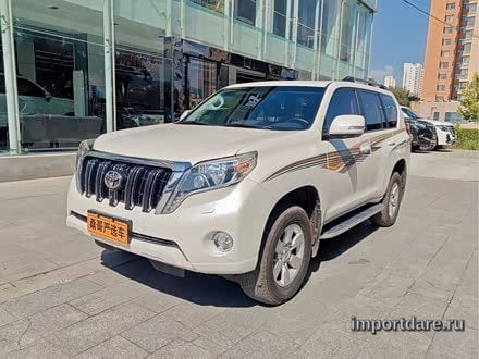 Toyota Prado спереди