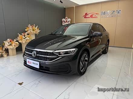 Volkswagen Sagitar спереди