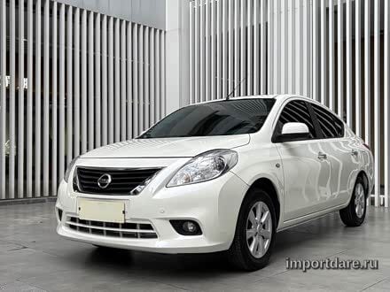 Nissan Sunny сзади