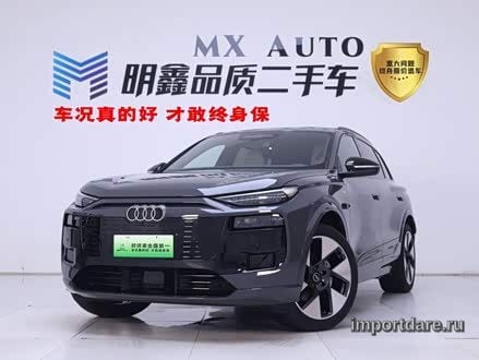 Audi Q6 спереди
