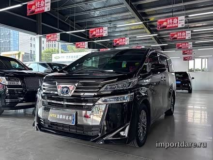 Toyota Vellfire сзади