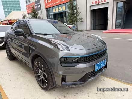 Lynk & Co 05 сзади