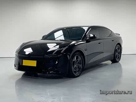 Lynk & Co Z10 сбоку