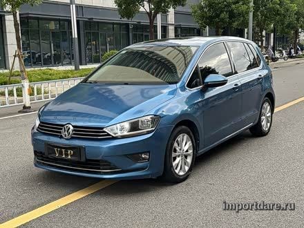 Volkswagen Golf · Sportsvan спереди