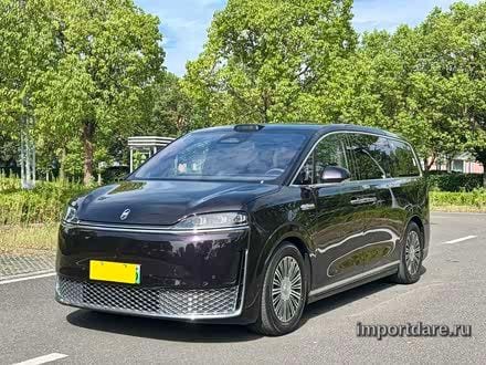 Luxeed V9 спереди