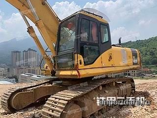 Komatsu PC360-7 интерьер