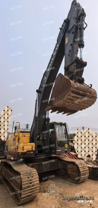 Volvo EC480DL сзади