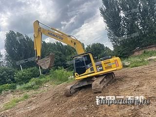 Komatsu PC240LC-8M0 спереди