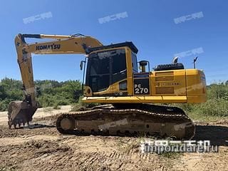 Komatsu PC240LC-8M0 интерьер