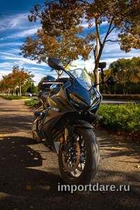 Honda CBR650R спереди