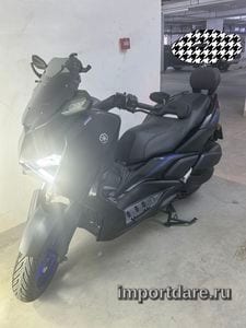 Yamaha Xmax спереди
