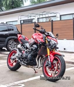 Kawasaki Z900 сзади