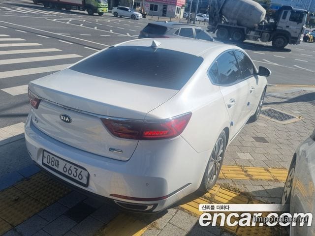 Kia K7 Hybrid сбоку