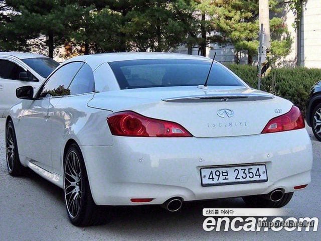 Infiniti G37 сбоку
