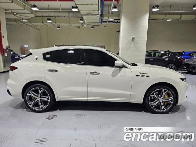 MASERATI LEVANTE 2023 — 3 219 км, Корея — под ключ — фото 3