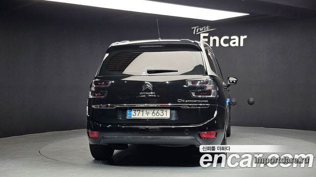 Citroen Grand C4 Spacetourer сзади