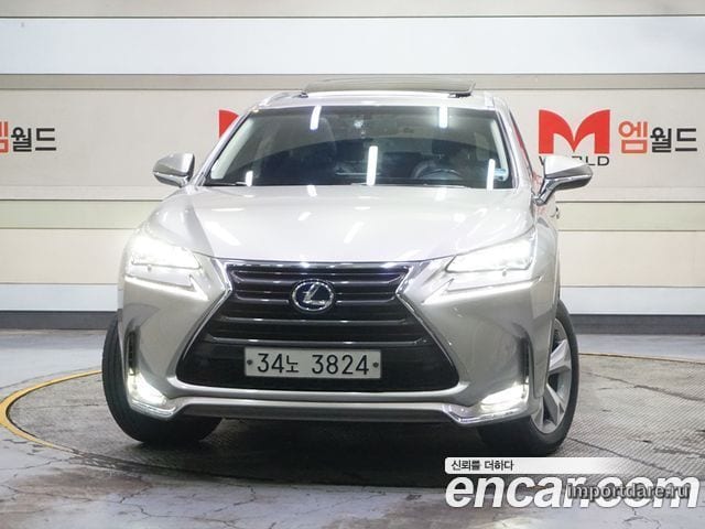 LEXUS NX300H 2017 — 96 902 км, серебристо-серый, Корея — под ключ — фото 1