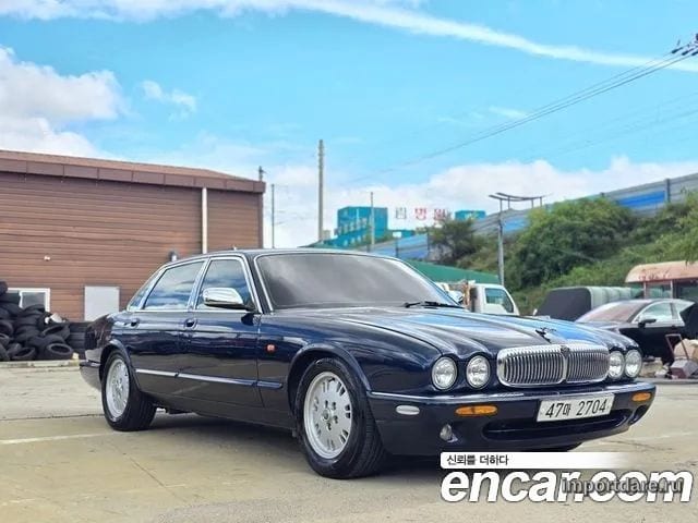 Jaguar XJ-8 2001