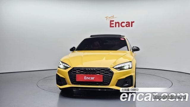 Audi S5 сзади