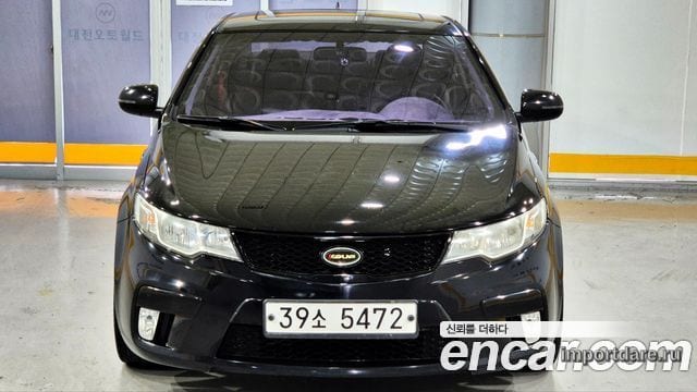 Kia Forte Coupe сбоку