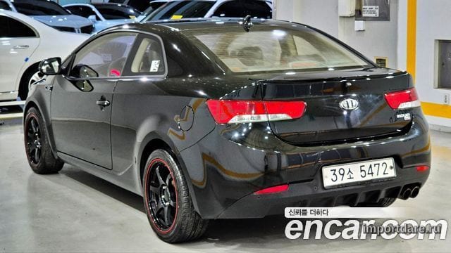 Kia Forte Coupe сзади