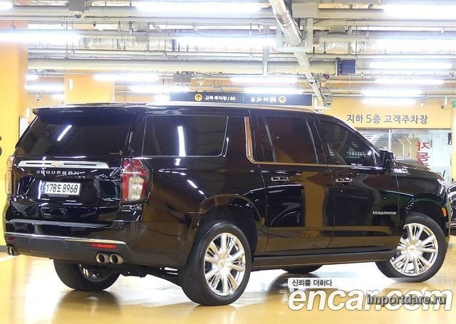 Chevrolet Suburban Van сбоку