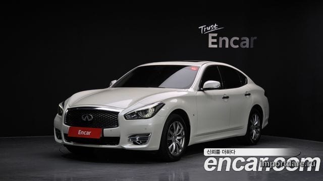 Infiniti Q70 2019