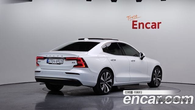Volvo S60 сбоку
